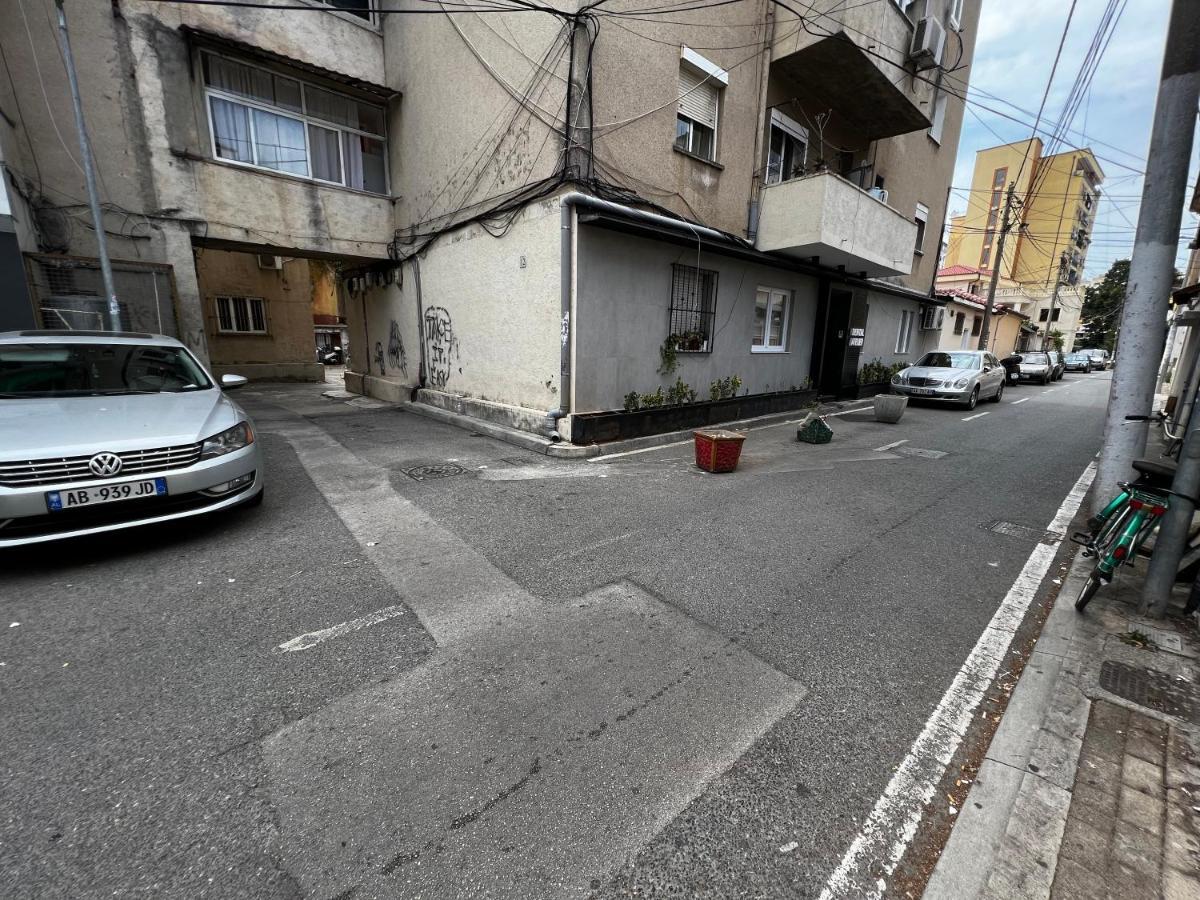 Boulevard Apartment Тирана Экстерьер фото